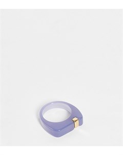 Массивное кольцо из полимеров пудрового голубого цвета с золотистой деталью DesignB Curve Designb london curve