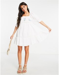 Белое платье мини с присборенной юбкой цветочной вышивкой и кружевной вставкой Asos design