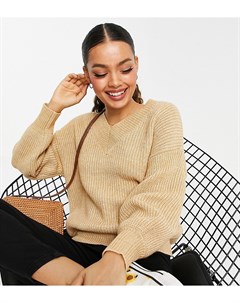 Бежевый пушистый джемпер с V образным вырезом ASOS DESIGN Petite Asos petite