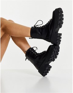 Черные ботинки с квадратным носком на массивной подошве и шнуровке Truffle collection