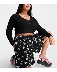 Эксклюзивные расклешенные шорты черного цвета с цветочным принтом Yours