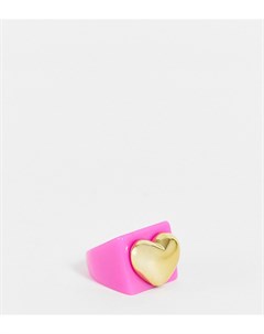 Эксклюзивное массивное кольцо из розовой смолы с золотистым сердечком Big metal london