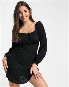 Черное фактурное приталенное платье с расклешенной юбкой и присборенными манжетами Miss selfridge