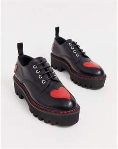Черные массивные ботинки на шнуровке с сердечками Lamoda