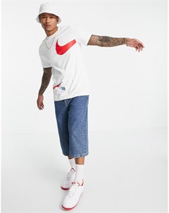 Белая футболка с красным логотипом галочкой Nike