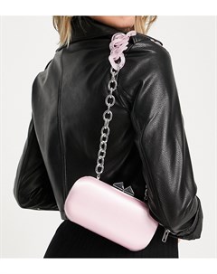Эксклюзивная атласная сумка через плечо розового цвета с цепочкой из смолы True decadence