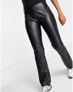 Черные расклешенные брюки с имитацией кожи с заниженной талией и декоративными швами Asos design