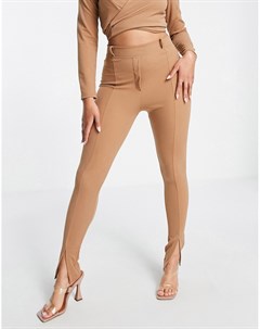 Светло коричневые трикотажные брюки с разрезами спереди от комплекта Femme luxe