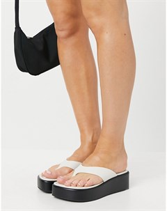 Белые кожаные сандалии премиум класса с V образным ремешком на платформе Target Asos design
