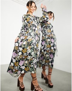Oversized платье миди с V образным вырезом затягивающимся шнурком и цветочным принтом Asos edition