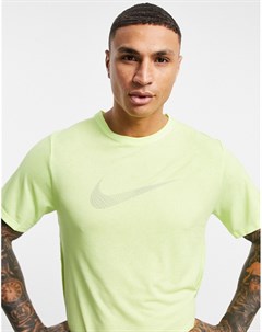Желтая футболка с логотипом галочкой Run Division Miler Nike running