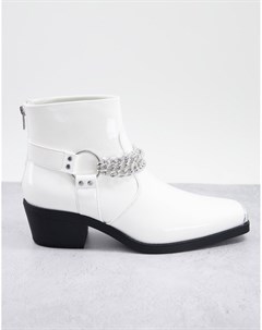 Белые лакированные ботинки челси в стиле вестерн на кубинском каблуке с серебристой цепочкой Asos design