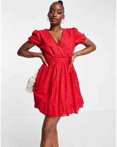 Красное платье с запахом и вышивкой ришелье Na-kd