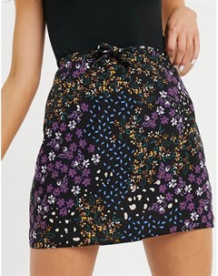 Мини юбка с запахом завязкой сбоку и цветочным принтом Asos design