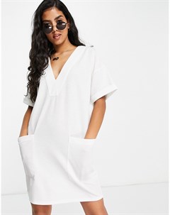 Платье футболка цвета слоновой кости из ткани под лен в стиле oversized с V образным вырезом и карма Asos design