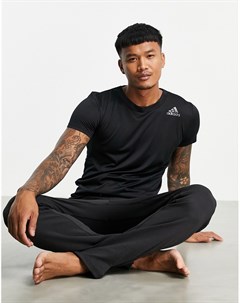 Черная футболка с тремя полосками в тон adidas Yoga Adidas performance