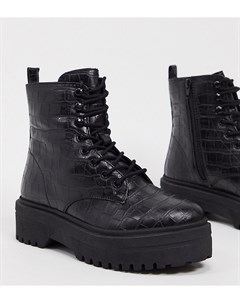 Черные ботинки на массивной плоской подошве со шнуровкой и крокодиловым принтом для очень широкой ст Simply be extra wide fit