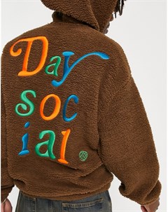 Oversized худи из плюша коричневого цвета с большим вышитым логотипом на спине ASOS Daysocial Asos design