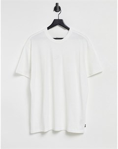 Белая футболка в стиле oversized Nike