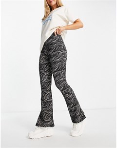 Расклешенные брюки из жатой ткани с принтом зебра Topshop