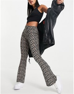 Трикотажные брюки клеш с леопардовым принтом Missguided