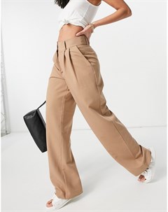 Бежевые брюки с широкими штанинами и складками x Lisa Marie Schiffner Na-kd