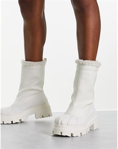 Белые ботинки без застежки с подкладкой из искусственной овчины Alice Asos design