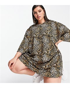 Коричневое платье футболка в стиле oversized с фактурным леопардовым принтом ASOS DESIGN Curve Asos curve