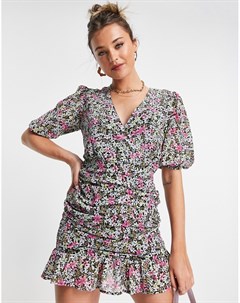 Пестрое цветочное платье мини с запахом спереди и оборкой по нижнему краю x Olivia Bowen In the style