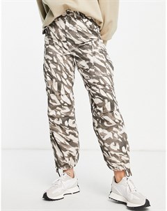 Свободные брюки в утилитарном стиле с манжетами и абстрактным принтом Topshop