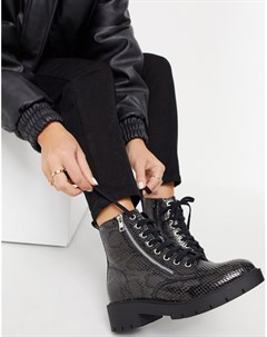 Черные массивные ботинки из искусственной кожи под змею на шнуровке и плоской подошве New look