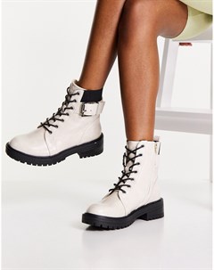 Белые ботинки с пряжкой шнуровкой и плоской подошвой New look