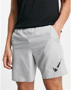 Светло серые шорты длиной 7 дюймов Wild Run Nike running