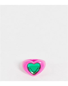 Ярко розовое пластиковое кольцо в форме сердечка с изумрудно зеленым камнем ASOS DESIGN Curve Asos curve
