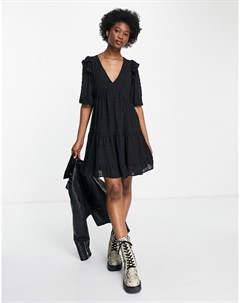 Фактурное льняное платье мини черного цвета с присборенной юбкой и оборками Pimkie