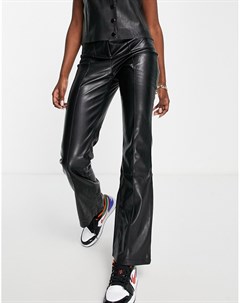 Черные расклешенные брюки из искусственной кожи Asos design