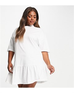 Белое платье футболка в стиле oversized с оборкой по нижнему краю Curve Asos design