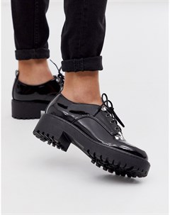 Черные походные ботинки на плоской массивной подошве и шнуровке New look