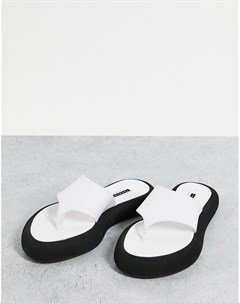Белые кожаные сандалии с перемычкой между пальцами Pia Topshop