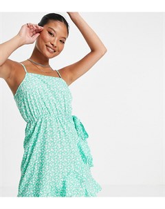 Зеленое платье на бретелях с цветочным принтом и оборкой Vero moda petite