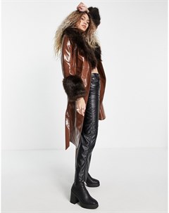 Шоколадное виниловое длинное пальто с отделкой искусственным мехом Topshop