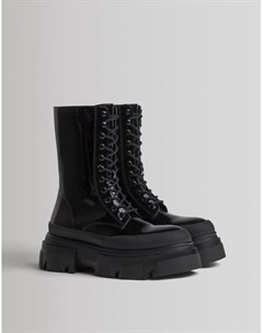 Черные лакированные высокие байкерские ботинки до икры со шнуровкой на толстой подошве Bershka