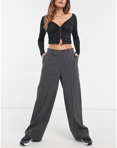 Серые брюки в тонкую полоску с косой асимметричной застежкой и широкими штанинами Luxa Weekday