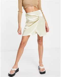 Светло бежевая мини юбка с завышенной талией из блестящего атласа с перекрученным дизайном Asos design