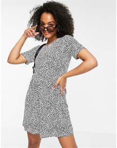 Платье футболка мини с короткими рукавами и леопардовым принтом Jdy