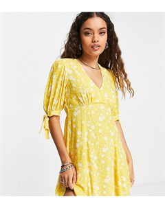 Желтое платье мини с V образным вырезом завязками на рукавах и цветочным принтом New look petite