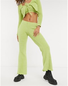 Пушистые расклешенные брюки зеленого цвета от комплекта Bershka