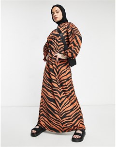 Платье макси с длинными рукавами и зебровым принтом красно коричневого цвета Asos design