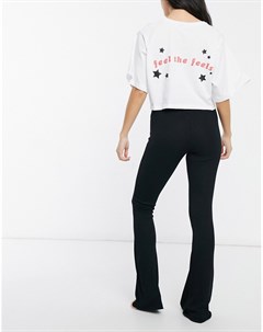 Укороченный пижамный белый с черным комплект feel the feels футболка и расклешенные брюки Asos design