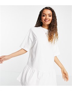 Белое платье футболка в стиле oversized с оборкой по нижнему краю Petite Asos design